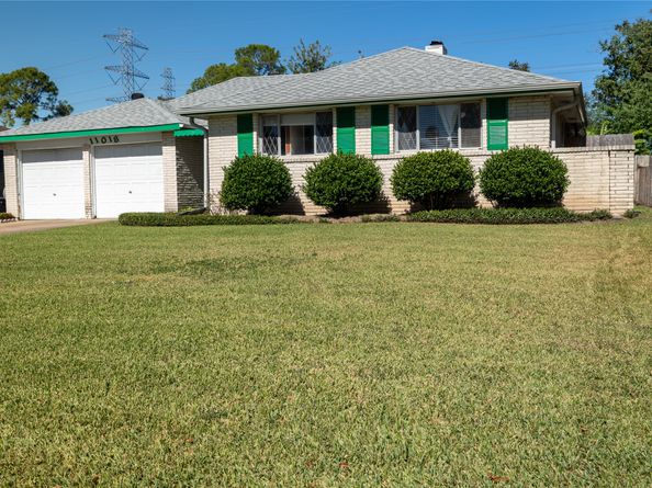 11018 Sharpview Drive, Houston TX 77072