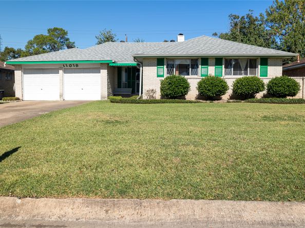 11018 Sharpview Drive, Houston TX 77072