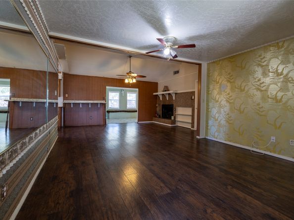 11018 Sharpview Drive, Houston TX 77072