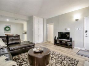 2125 Augusta Drive 63, Houston TX 77057