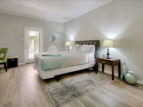 2125 Augusta Drive 63, Houston TX 77057