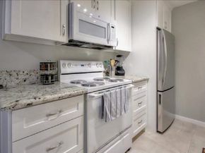 2125 Augusta Drive 63, Houston TX 77057