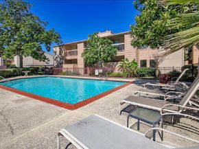 2125 Augusta Drive 63, Houston TX 77057