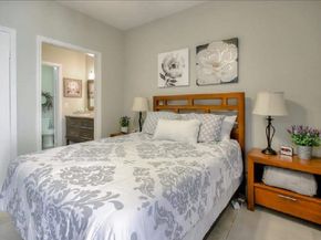 2125 Augusta Drive 63, Houston TX 77057