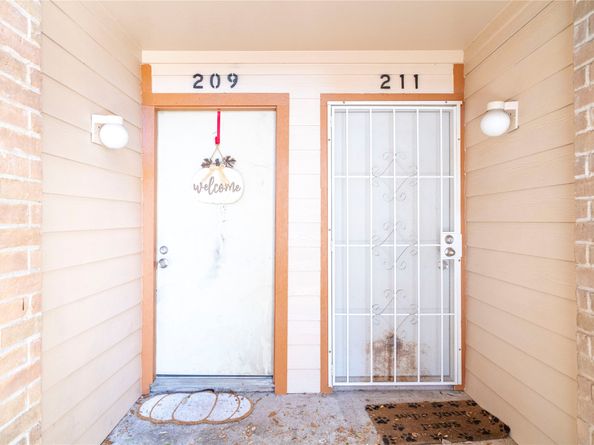 10202 Forum Park Drive 211, Houston TX 77036