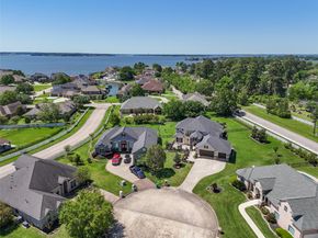 5924 Oak Leaf Court, Conroe TX 77304