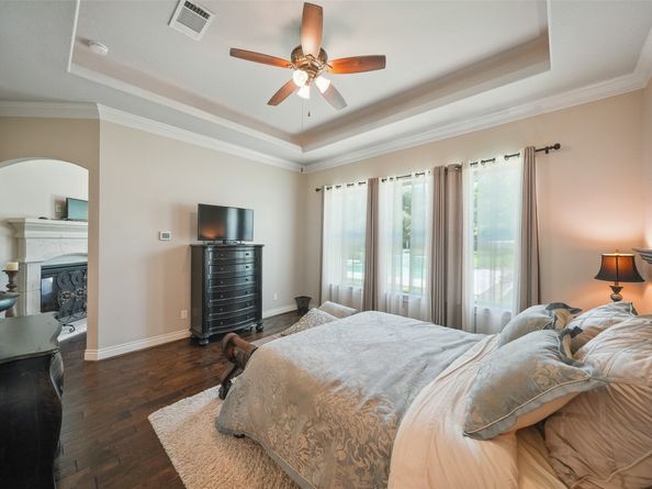 5924 Oak Leaf Court, Conroe TX 77304