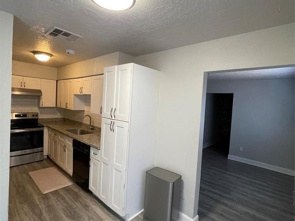 12371 Sharpview Drive 2371, Houston TX 77072