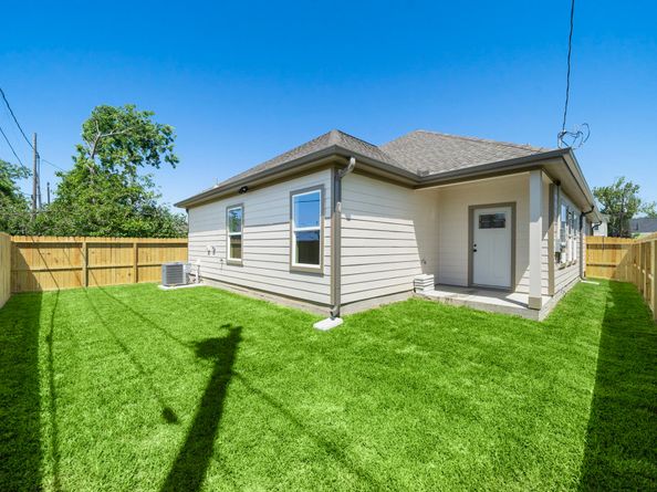 7714 N Howton Street, Houston TX 77028