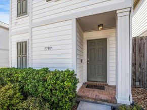 1707 Redwing Cove Drive, Houston TX 77009