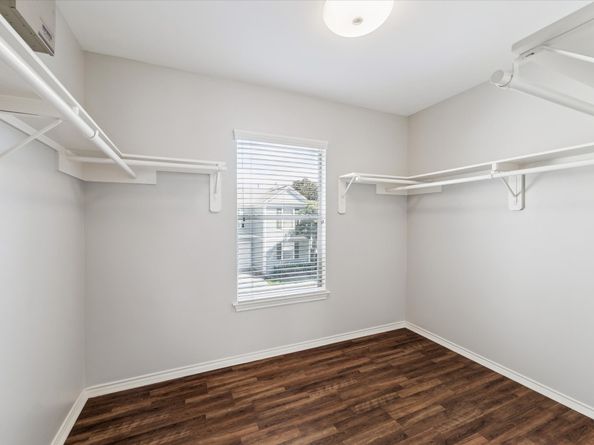 1707 Redwing Cove Drive, Houston TX 77009