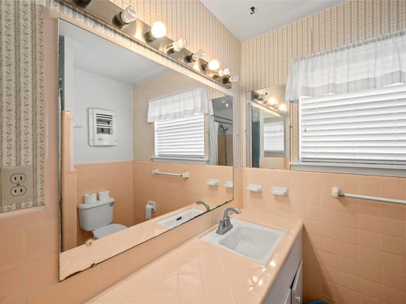 10166 Brinwood Drive, Houston TX 77043