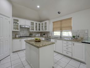 14 Redland Place, The Woodlands TX 77382