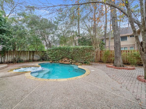 14 Redland Place, The Woodlands TX 77382