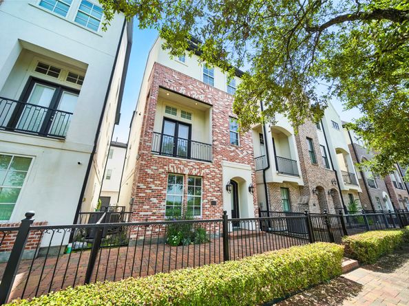 9443 Fannin Street, Houston TX 77045