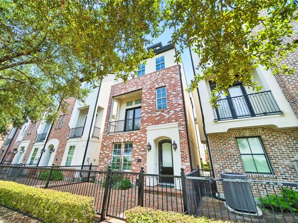 9443 Fannin Street, Houston TX 77045