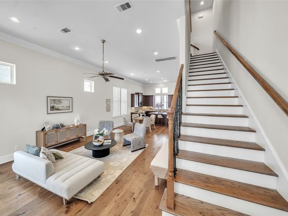 9443 Fannin Street, Houston TX 77045