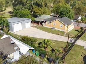 2633 Hollis Street, Houston TX 77093