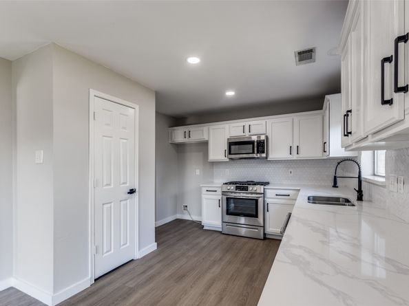 2103 Laurel Arbor Drive, Houston TX 77014