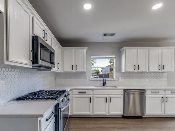 2103 Laurel Arbor Drive, Houston TX 77014