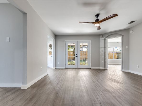 2103 Laurel Arbor Drive, Houston TX 77014