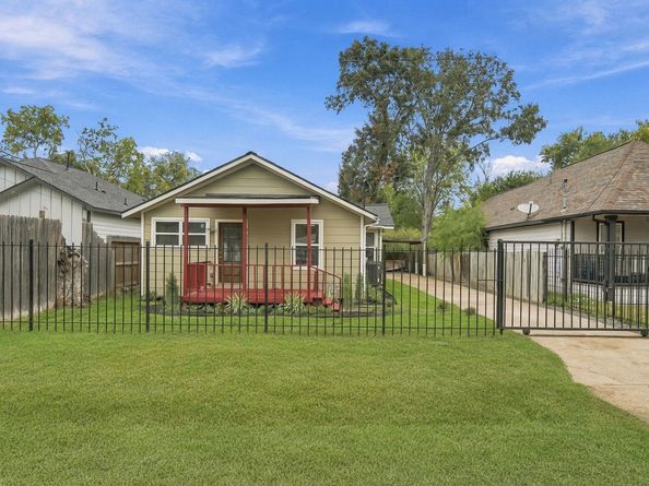 4637 Larkspur Street, Houston TX 77051