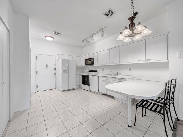 75 Liberty Ave C3, Jersey City NJ 07306