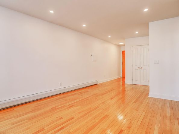 787 Summit Ave 3, Jersey City NJ 07307