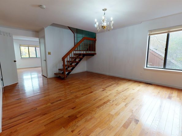 602 Sanderling Ct 602, Secaucus NJ 07094