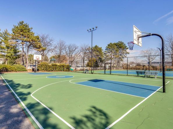 602 Sanderling Ct 602, Secaucus NJ 07094