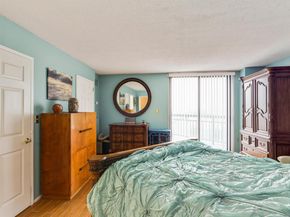 704 Harmon Cove Tower, Secaucus NJ 07094