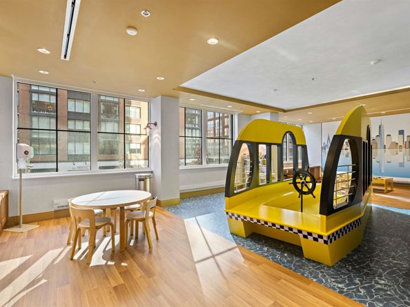 1000 Maxwell Lane 10J, Hoboken NJ 07030