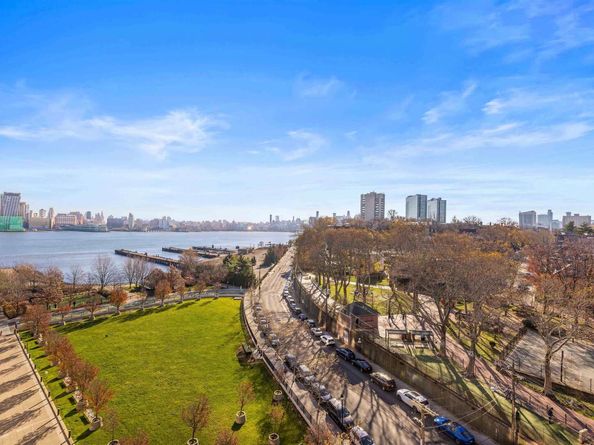 1000 Maxwell Lane 10J, Hoboken NJ 07030