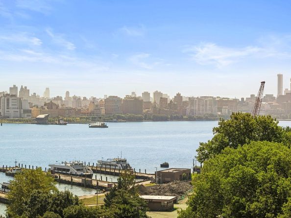 1000 Maxwell Lane 10J, Hoboken NJ 07030