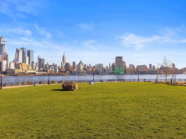1000 Maxwell Lane 10J, Hoboken NJ 07030