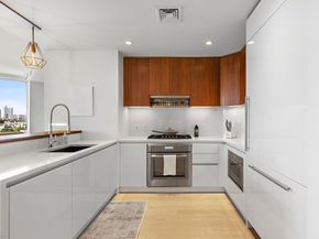 1000 Maxwell Lane 10J, Hoboken NJ 07030