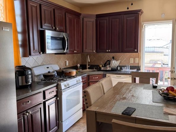 1701 73rd St, North Bergen NJ 07047