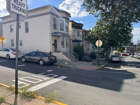 1701 73rd St, North Bergen NJ 07047