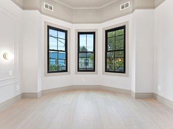 83 Liberty Pl