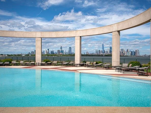 207 Shearwater Ct West 42, Jersey City NJ 07305