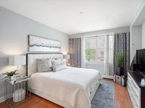 207 Shearwater Ct West 42, Jersey City NJ 07305