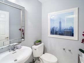 207 Shearwater Ct West 42, Jersey City NJ 07305