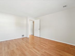 12 Saddlewood Ct, Jersey City TX 07302