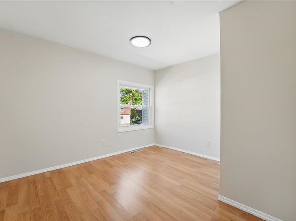 12 Saddlewood Ct, Jersey City TX 07302