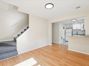 12 Saddlewood Ct, Jersey City TX 07302