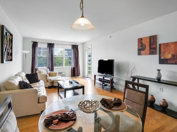 4 Constellation Pl 405, Jersey City NJ 07305