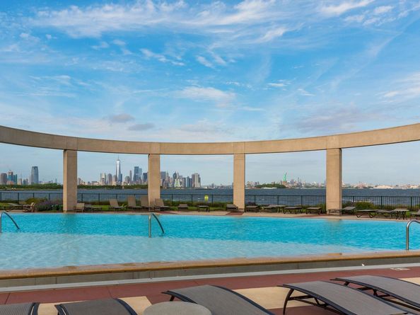 4 Constellation Pl 405, Jersey City NJ 07305