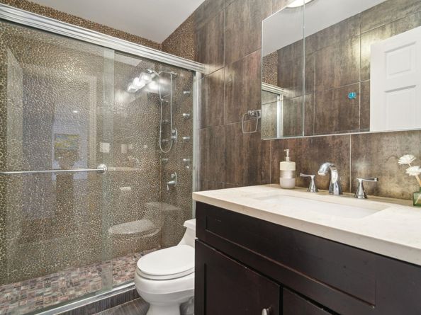 208 Shearwater Ct West 53, Jersey City NJ 07305