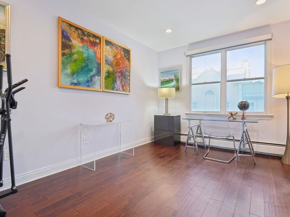 208 Shearwater Ct West 53, Jersey City NJ 07305