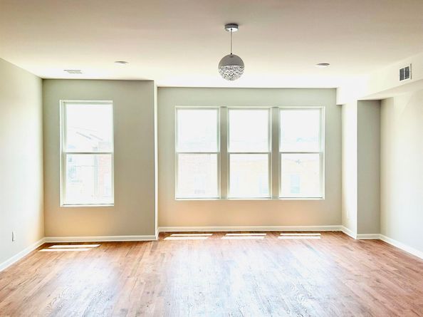 84 Logan Ave, Jersey City NJ 07306